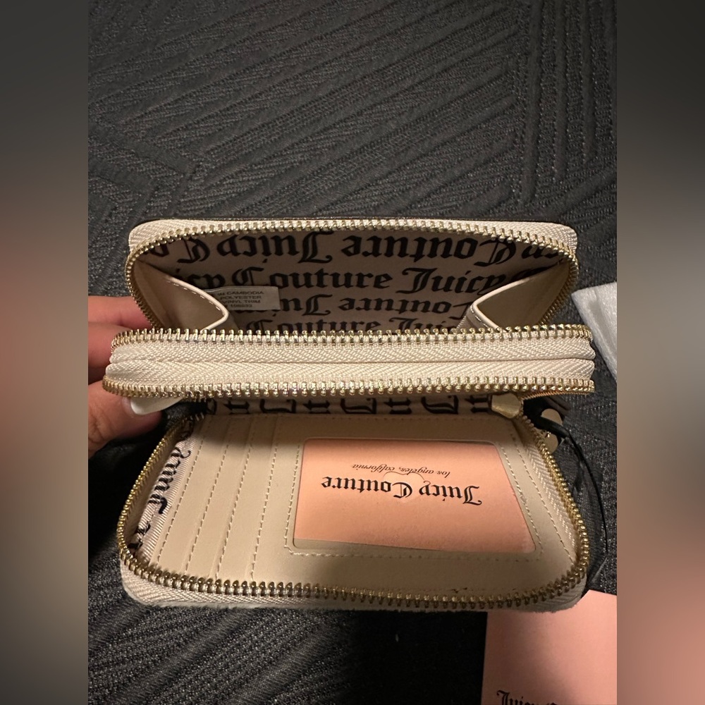 Juicy Couture Wallet - Picture 4 of 6